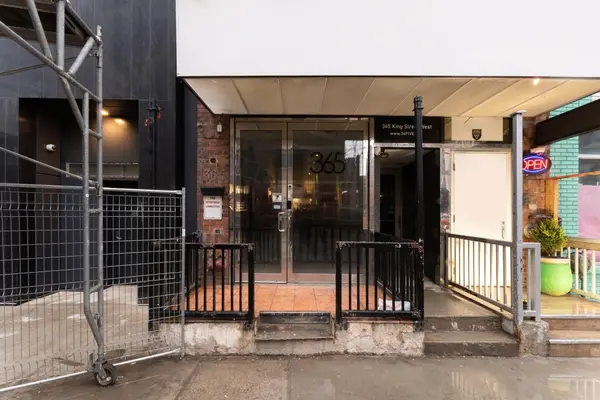 365 King ST W, Toronto C01, ON M5V 1K1