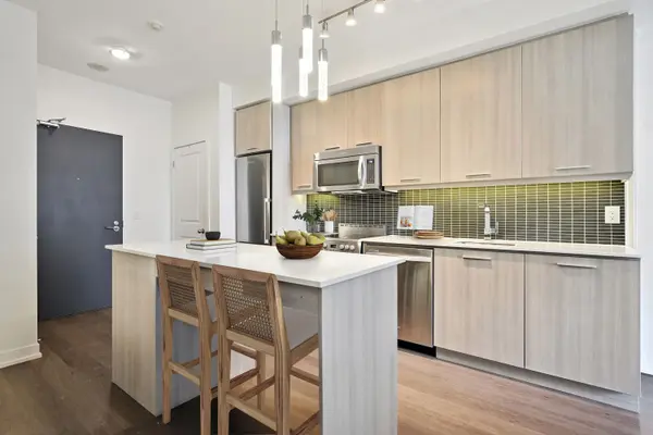 105 George ST #903, Toronto C08, ON M5A 0L4