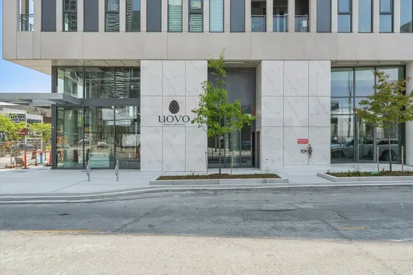 1 Hillsdale AVE W #301, Toronto C03, ON M4S 0E5