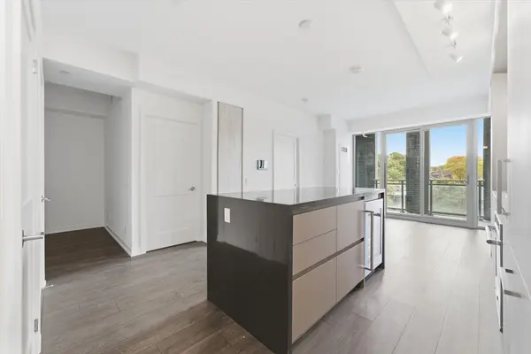 1 Hillsdale AVE W #301, Toronto C03, ON M4S 0E5