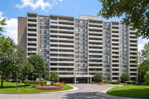 10 Edgecliff Golfway #504, Toronto C11, ON M3C 3A3
