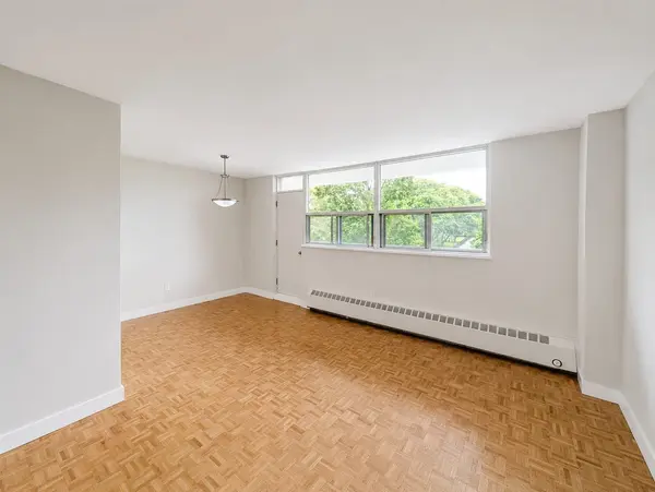 1780 Victoria Park AVE #305, Toronto C13, ON M1R 1S6