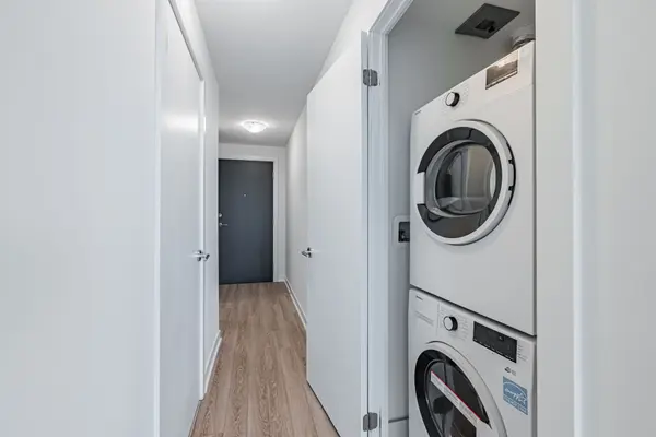 250 Lawrence AVE W #609, Toronto C04, ON M5M 1B2
