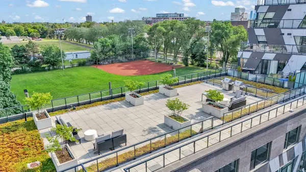 138 Saint Helens AVE #606, Toronto C01, ON M6H 0B8