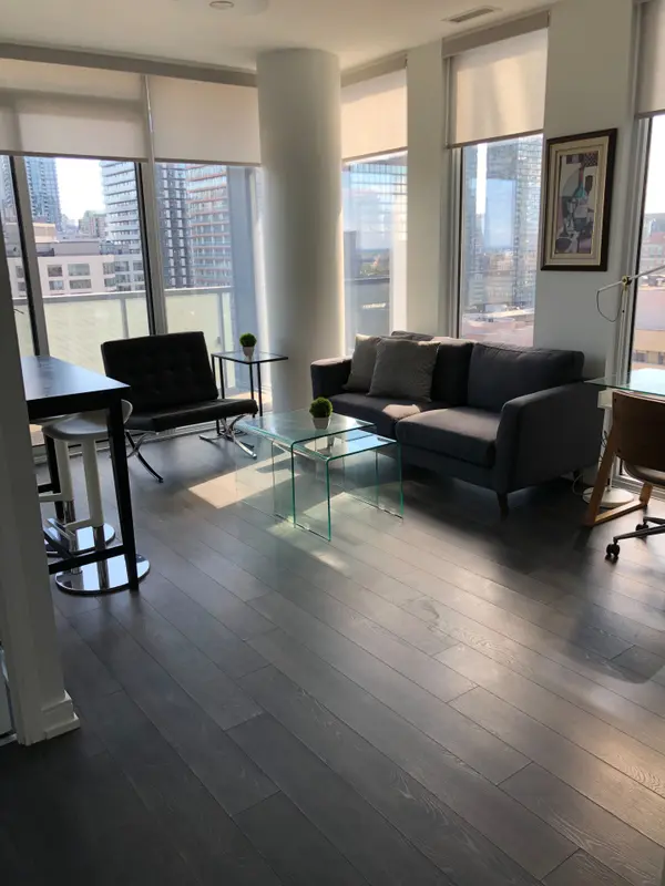 28 Wellesley ST E #1702, Toronto C08, ON M4Y 0C4