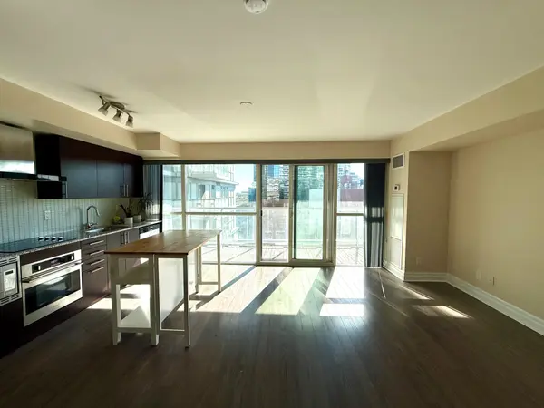352 Front ST W #614, Toronto C01, ON M5V 0K3