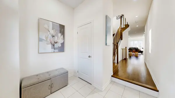 10 Hinkson ST, Whitby, ON L1P 1Y2