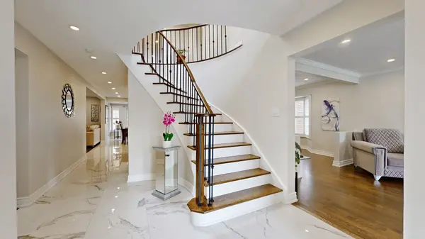61 Farrow CRES, Ajax, ON L1S 4W3