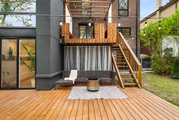 9 Maughan CRES, Toronto E02, ON M4L 3E4