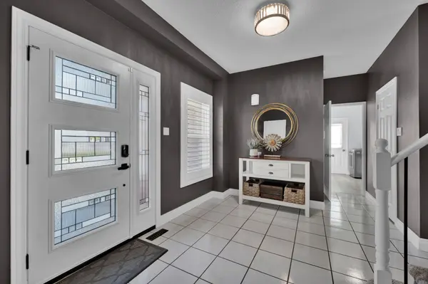 75 Auburn LN, Clarington, ON L1E 2E9