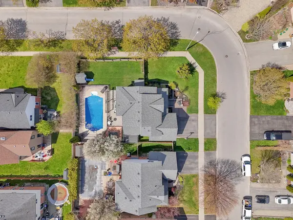75 Auburn LN, Clarington, ON L1E 2E9