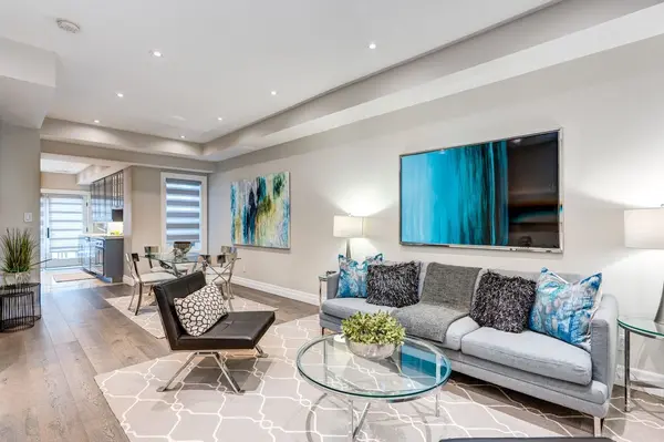 413 Leslie ST, Toronto E01, ON M4M 3E3