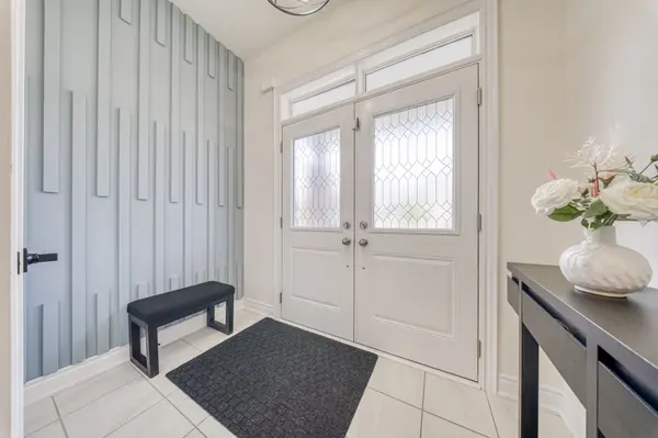1223 Plymouth DR, Oshawa, ON L1L 0T4