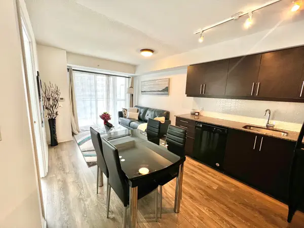 30 Meadowglen PL #1003, Toronto E09, ON M1G 0A6