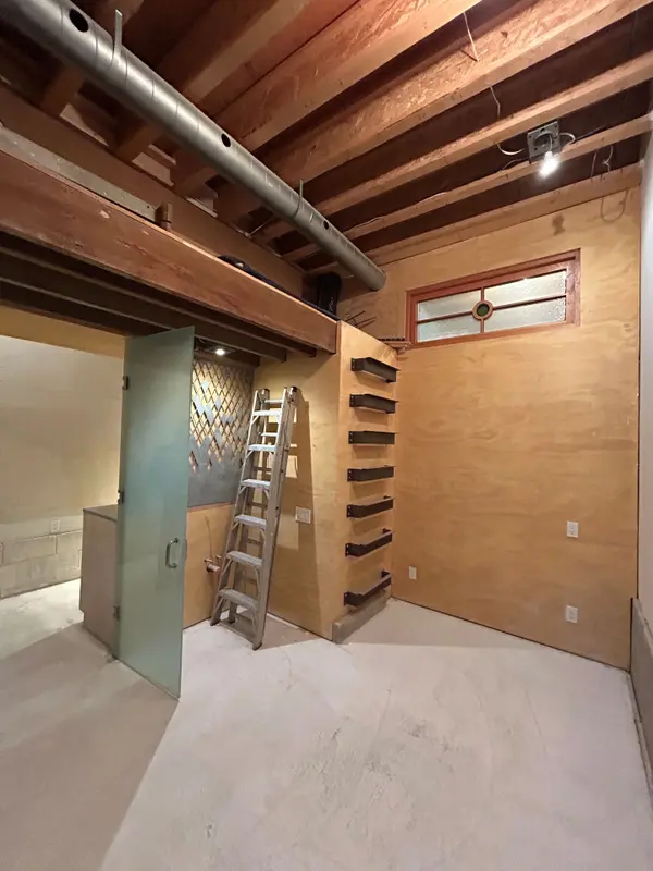 303 Coxwell AVE, Toronto E02, ON M4L 3B5