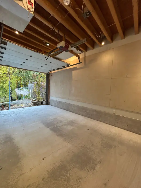 303 Coxwell AVE, Toronto E02, ON M4L 3B5