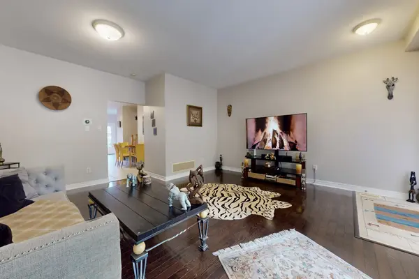 14 Milroy LN, Markham, ON L6B 1B5