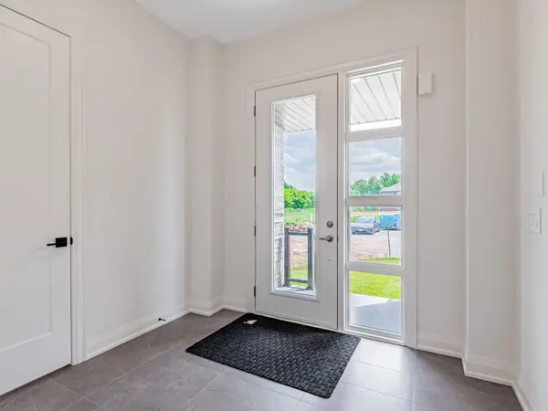 34 Montorio DR, Richmond Hill, ON L4E 1N4
