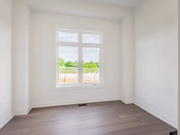 34 Montorio DR, Richmond Hill, ON L4E 1N4