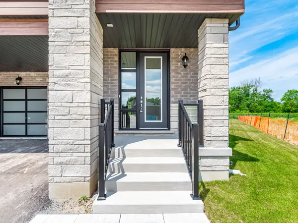 34 Montorio DR, Richmond Hill, ON L4E 1N4