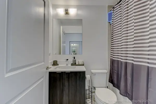 100 Eagle Rock WAY W #904, Vaughan, ON L6A 5B9