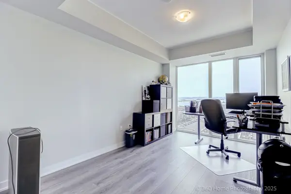 100 Eagle Rock WAY W #904, Vaughan, ON L6A 5B9