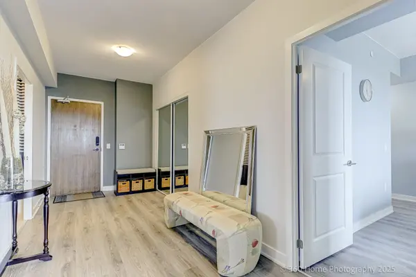 100 Eagle Rock WAY W #904, Vaughan, ON L6A 5B9