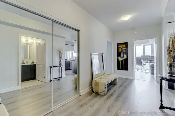 100 Eagle Rock WAY W #904, Vaughan, ON L6A 5B9