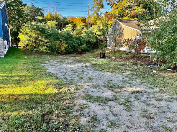 560 Taylor DR, Midland, ON L4R 0E2