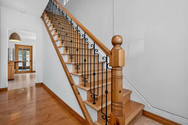 17 Peel ST, Penetanguishene, ON L9M 1A5