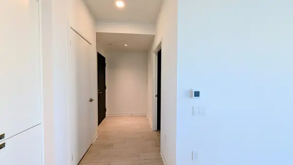 39 Mary ST #806, Barrie, ON L4N 1S9