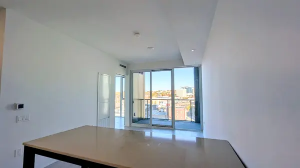 39 Mary ST #806, Barrie, ON L4N 1S9