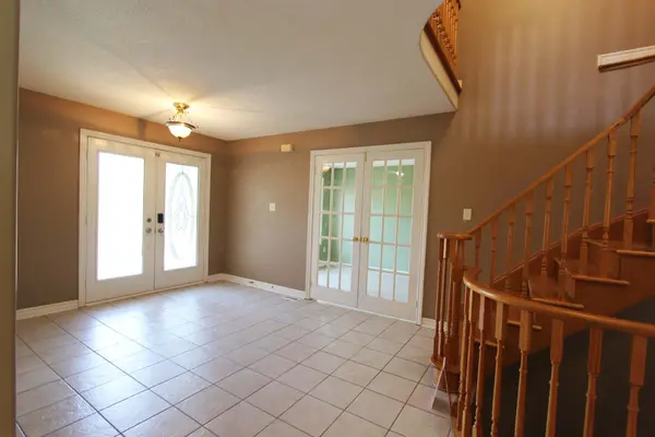 37 Grants WAY, Barrie, ON L4N 0J4