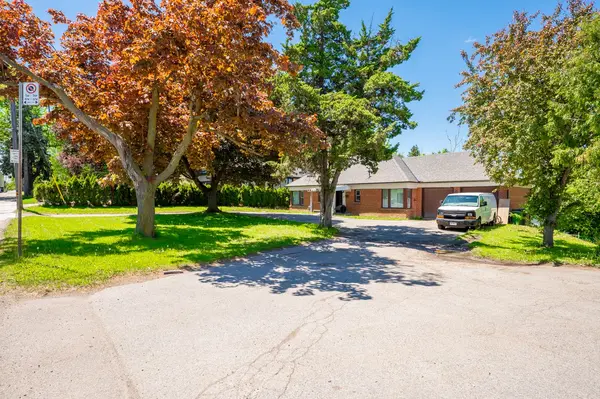 2934 Weston RD, Toronto W05, ON M9M 2S7