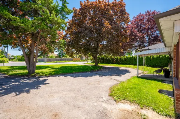 2934 Weston RD, Toronto W05, ON M9M 2S7