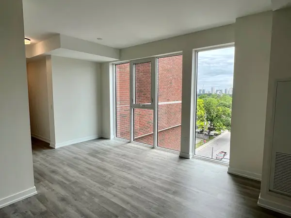 2300 St. Clair AVE W #703, Toronto W02, ON M6N 0B3