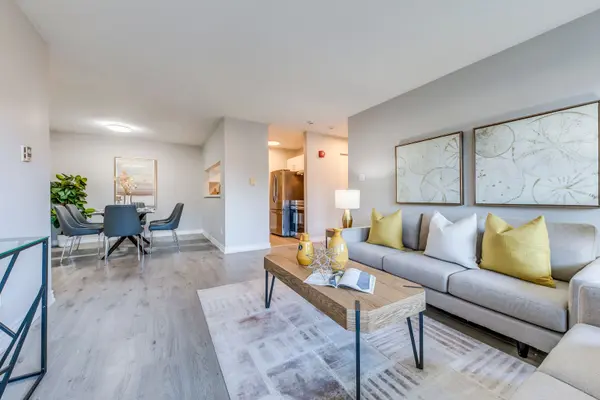 1450 Glen Abbey Gate #823, Oakville, ON L6M 2V7