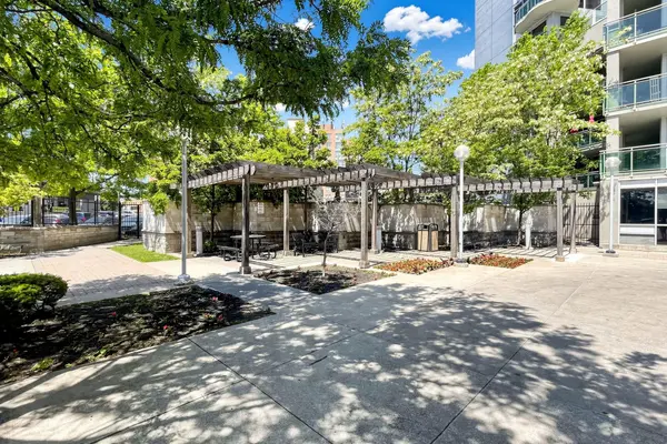 1600 Keele ST #913, Toronto W03, ON M5H 5T5