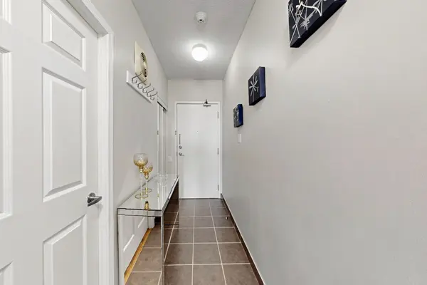 1600 Keele ST #913, Toronto W03, ON M5H 5T5