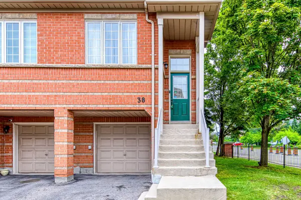 38 Fairview RD W #38, Mississauga, ON L5B 4J8