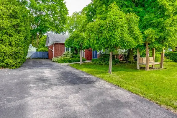 5322 Windermere DR, Burlington, ON L7L 3M1