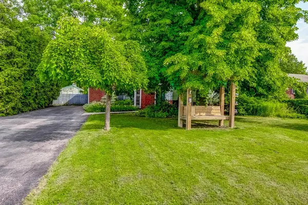 5322 Windermere DR, Burlington, ON L7L 3M1