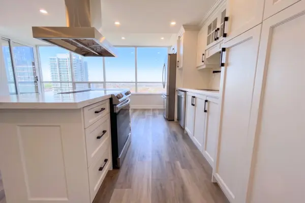 550 Webb DR #1114, Mississauga, ON L5B 3Y4
