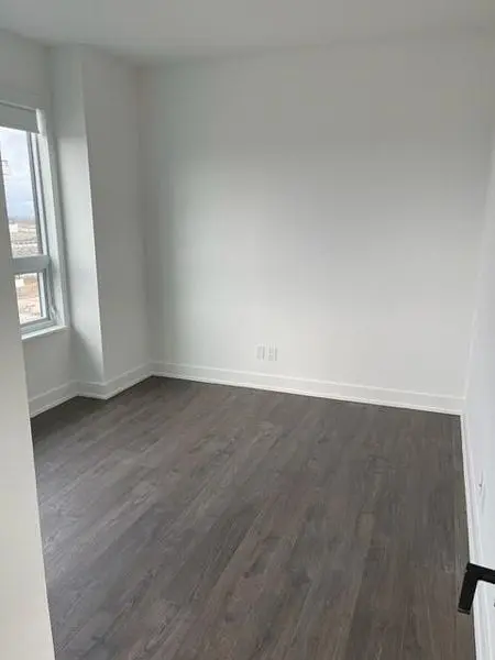 2481 Taunton RD #1202, Oakville, ON L6H 3R7