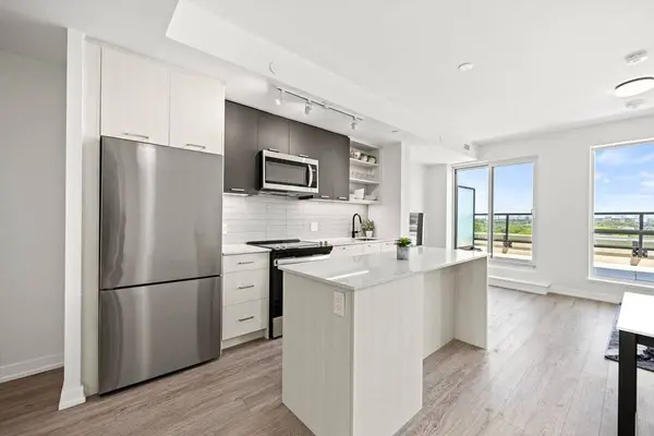 2300 St. Clair AVE #717, Toronto W02, ON M6N 0B3