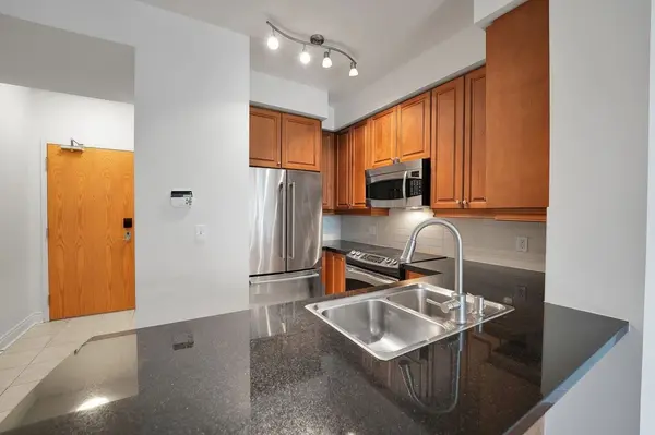 1910 Lake Shore BLVD W #903, Toronto W01, ON M6S 1A5