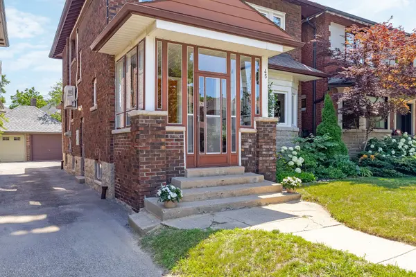 45 Glendonwynne RD, Toronto W02, ON M6P 3E5