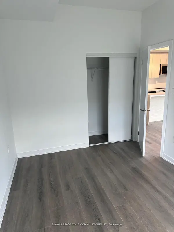 2433 Dufferin ST #313, Toronto W04, ON M6E 0B4