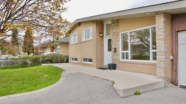 15 ATHLONE AVE, Brampton, ON L6T 2N5
