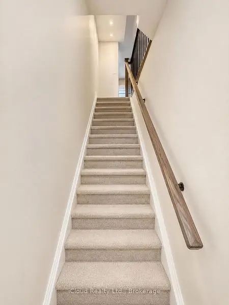 26 Lunar CRES #36, Mississauga, ON L5M 2R5